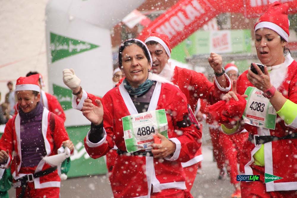 Galería de la Carrera de Papá Noel, entraeda en meta desde el minuto 27 al 37
