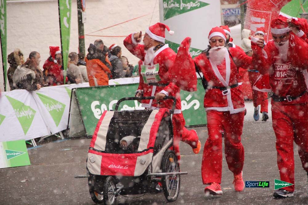 Galería de la Carrera de Papá Noel, entraeda en meta desde el minuto 27 al 37