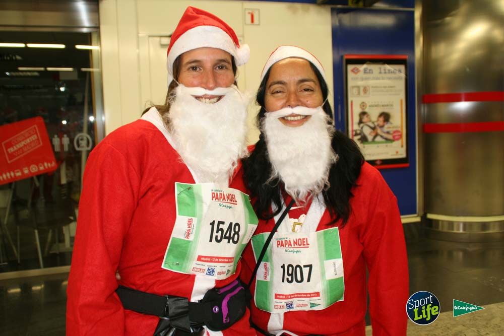 Carrera de Papá Noel, ambiente en el metro
