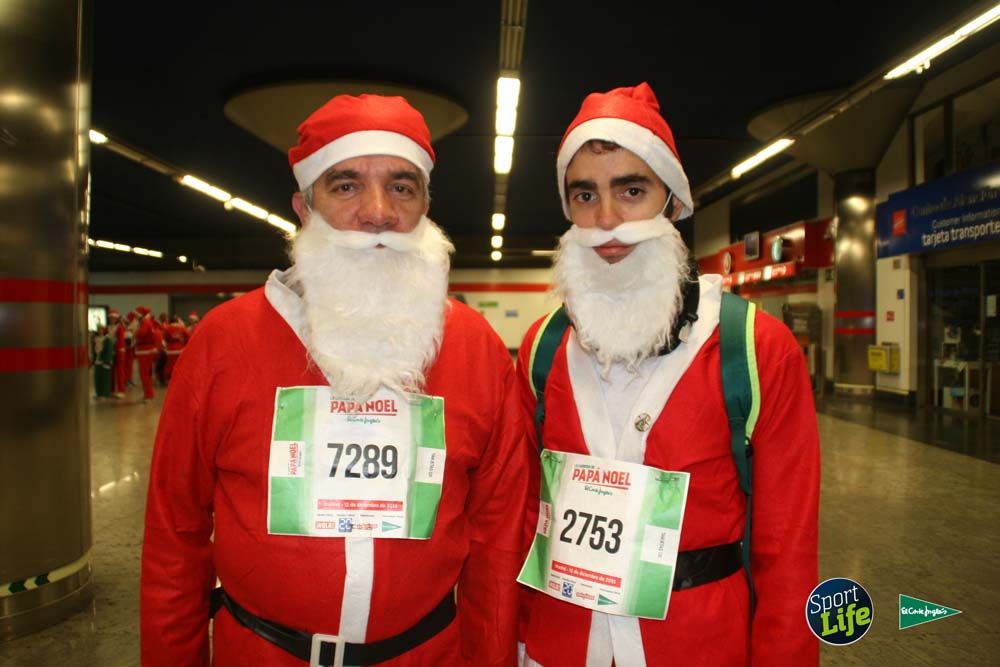 Carrera de Papá Noel, ambiente en el metro