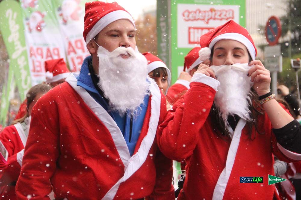 Carrera de Papá Noel, entrada en meta minuto 50 al 56