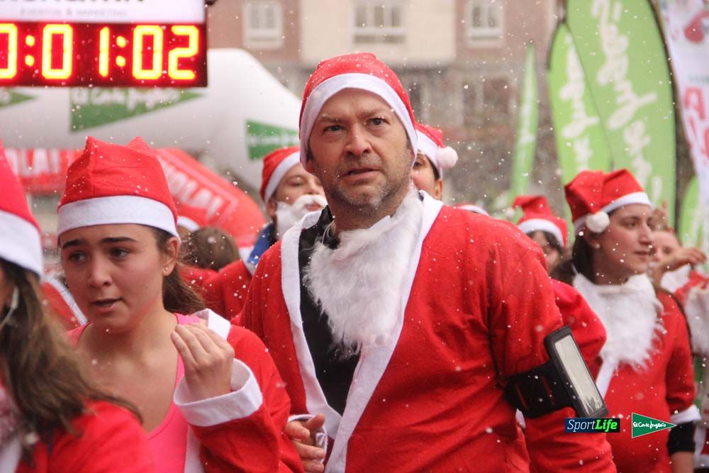 Carrera de Papá Noel, entrada en meta minuto 50 al 56