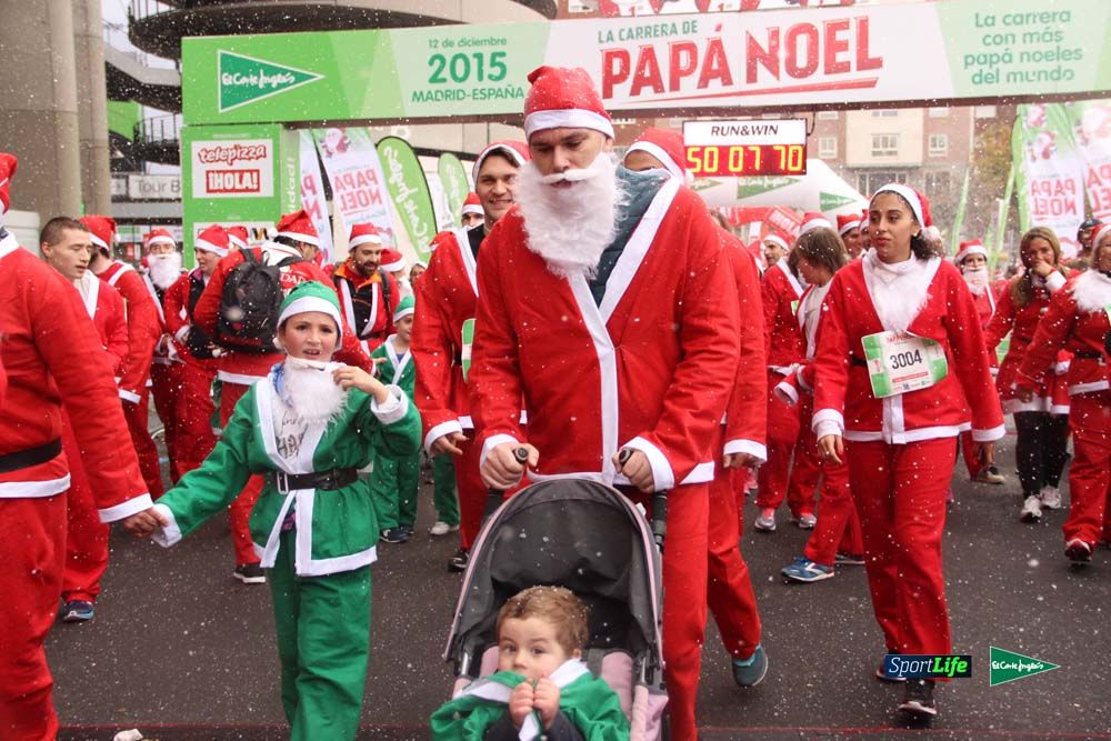 Carrera de Papá Noel, entrada en meta minuto 50 al 56