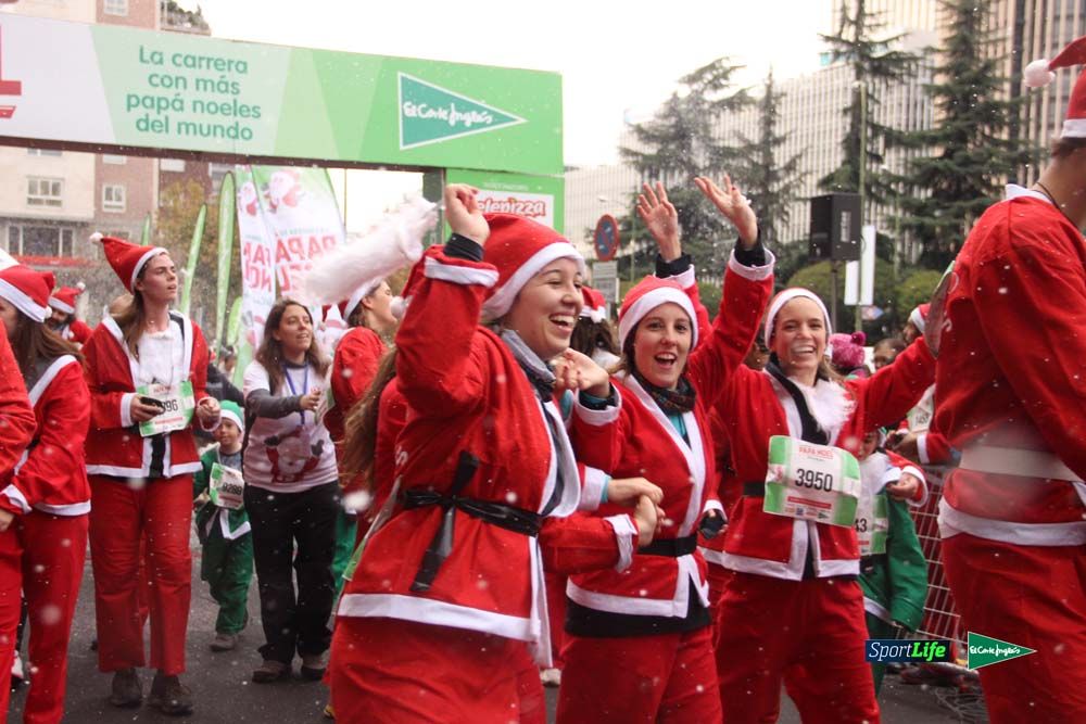 Carrera de Papá Noel, entrada en meta minuto 50 al 56