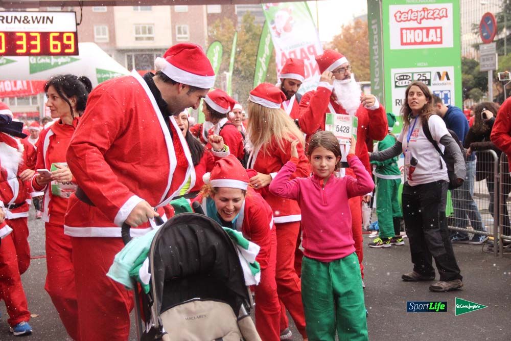 Carrera de Papá Noel, entrada en meta minuto 50 al 56