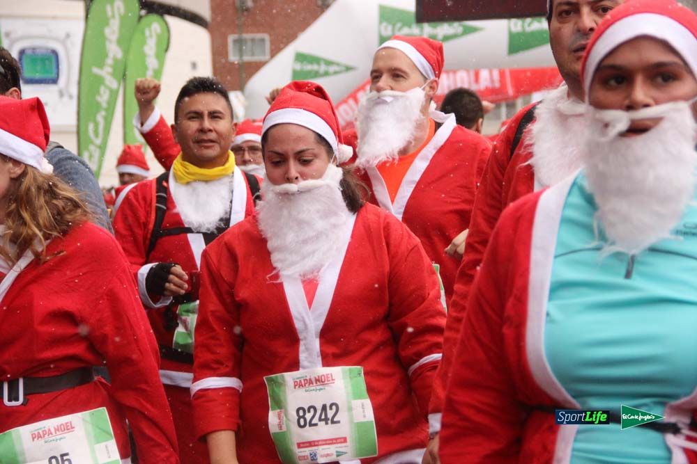 Carrera de Papá Noel, entrada en meta minuto 50 al 56