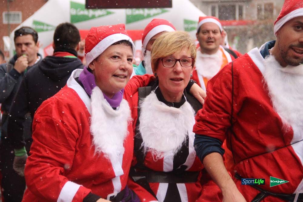 Carrera de Papá Noel, entrada en meta minuto 50 al 56
