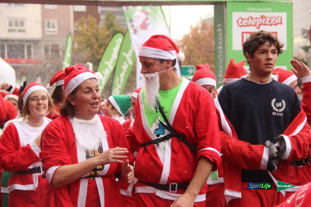 Carrera de Papá Noel, entrada en meta minuto 50 al 56