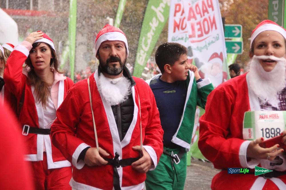 Carrera de Papá Noel, entrada en meta minuto 50 al 56
