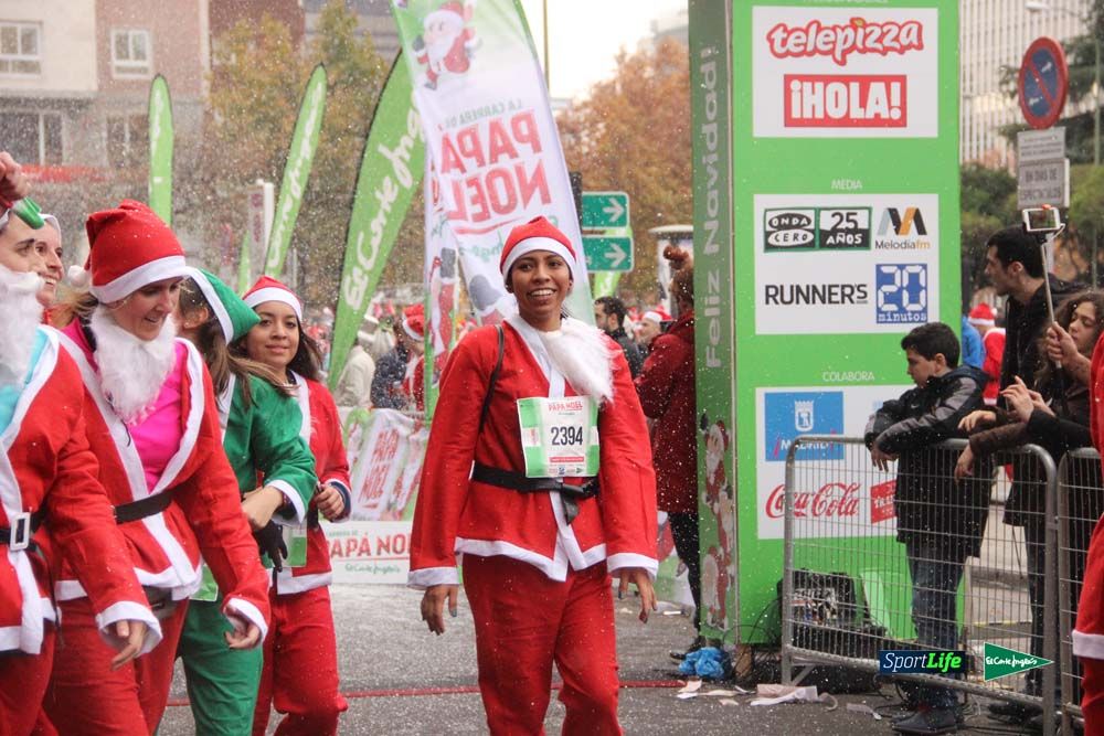 Carrera de Papá Noel, entrada en meta minuto 50 al 56
