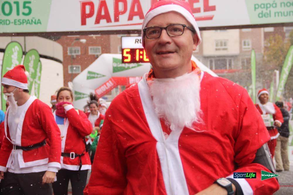 Carrera de Papá Noel, entrada en meta minuto 50 al 56
