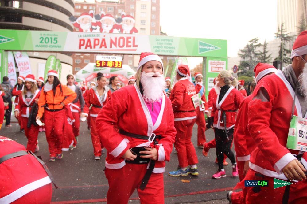 Carrera de Papá Noel, entrada en meta minuto 50 al 56
