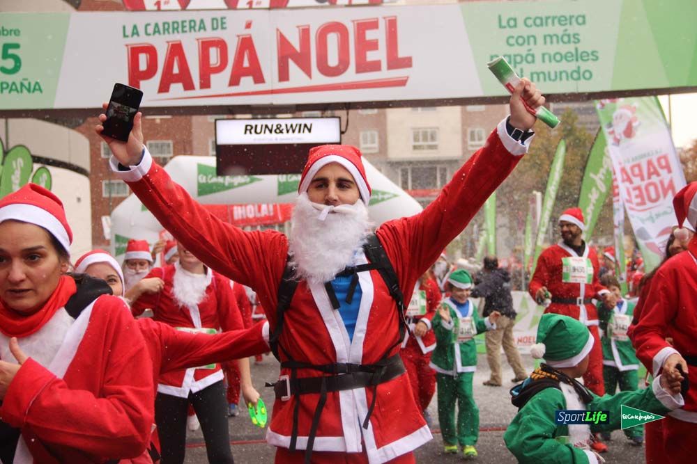 Carrera de Papá Noel, entrada en meta minuto 50 al 56