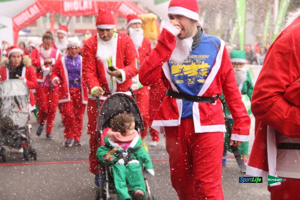 Carrera de Papá Noel, entrada en meta minuto 50 al 56