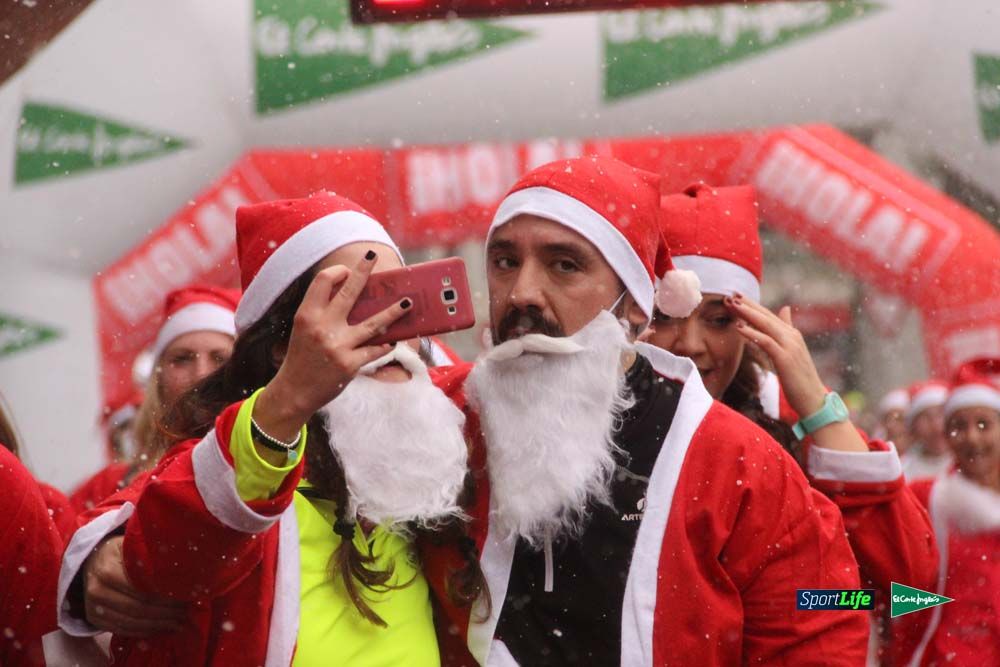 Carrera de Papá Noel, entrada en meta minuto 50 al 56