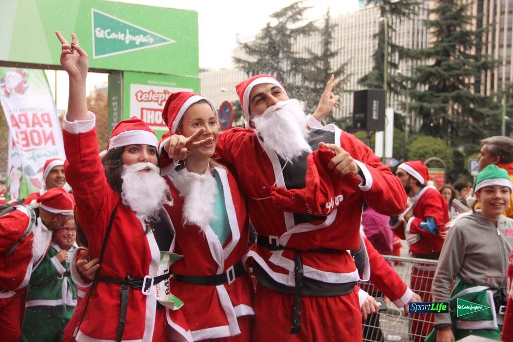 Carrera de Papá Noel, entrada en meta minuto 50 al 56