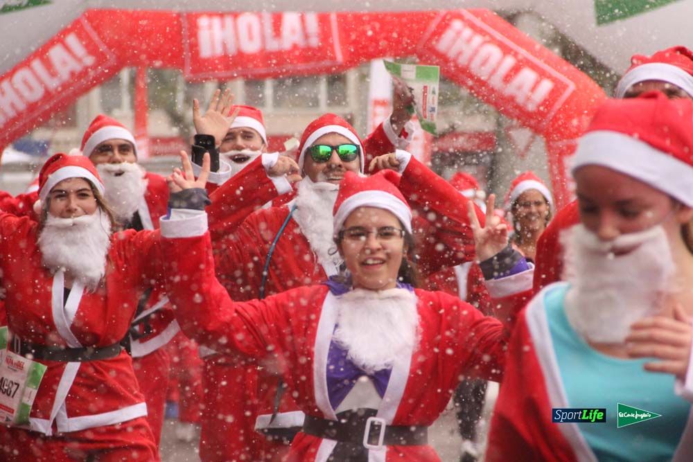Carrera de Papá Noel, entrada en meta minuto 50 al 56