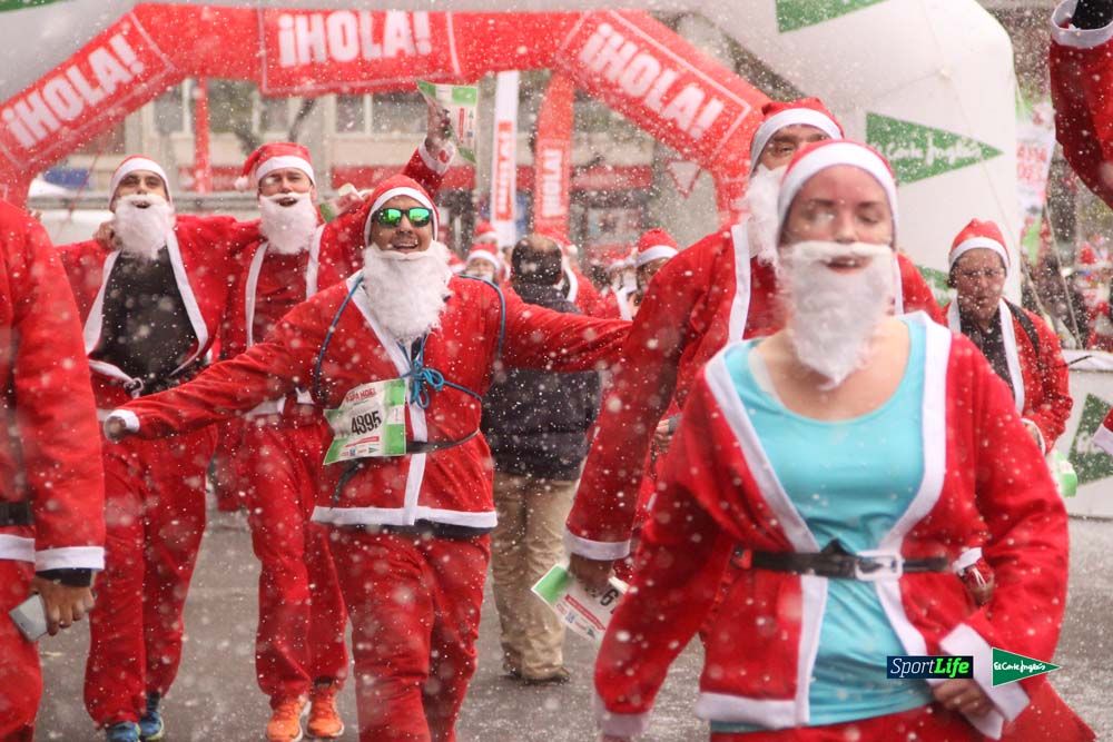 Carrera de Papá Noel, entrada en meta minuto 50 al 56