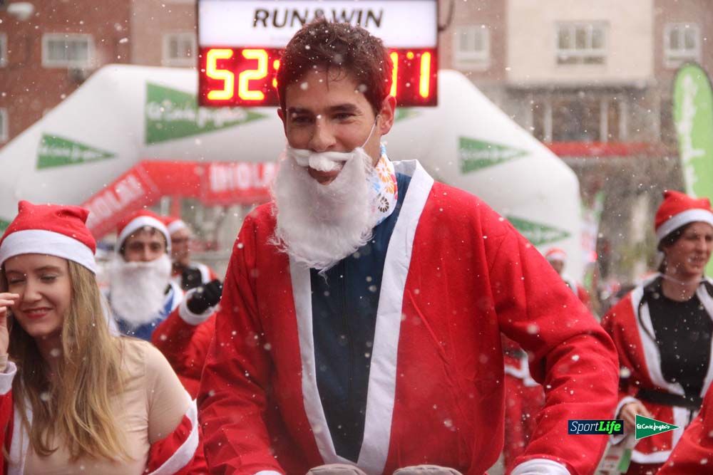 Carrera de Papá Noel, entrada en meta minuto 50 al 56