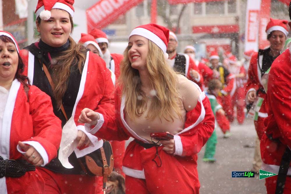 Carrera de Papá Noel, entrada en meta minuto 50 al 56