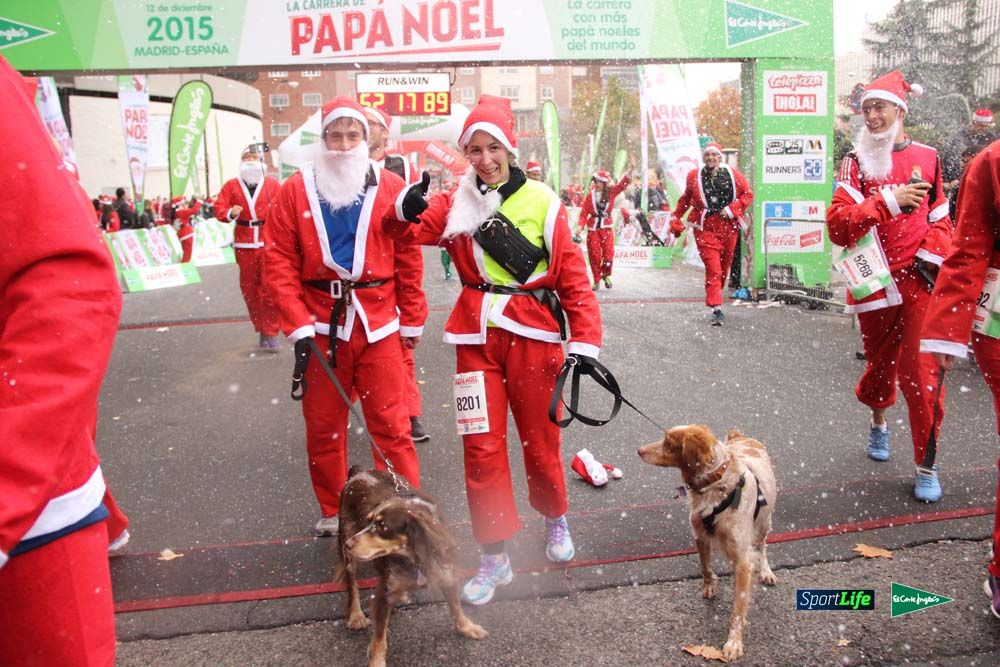 Carrera de Papá Noel, entrada en meta minuto 50 al 56
