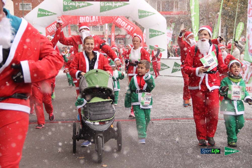 Carrera de Papá Noel, entrada en meta minuto 50 al 56