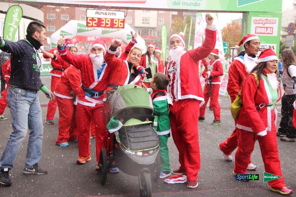 Carrera de Papá Noel, entrada en meta minuto 50 al 56