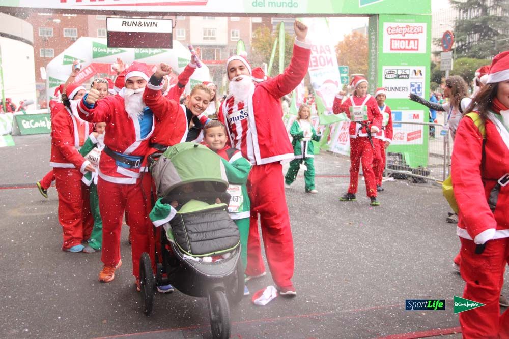 Carrera de Papá Noel, entrada en meta minuto 50 al 56