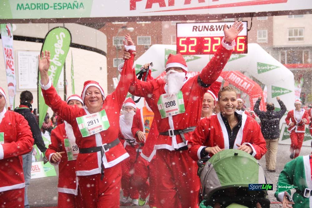 Carrera de Papá Noel, entrada en meta minuto 50 al 56