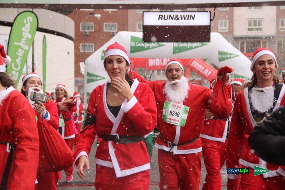 Carrera de Papá Noel, entrada en meta minuto 50 al 56