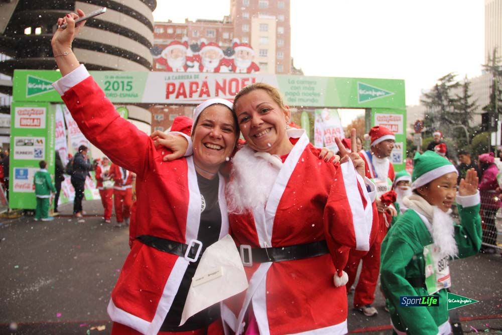 Carrera de Papá Noel, entrada en meta minuto 50 al 56