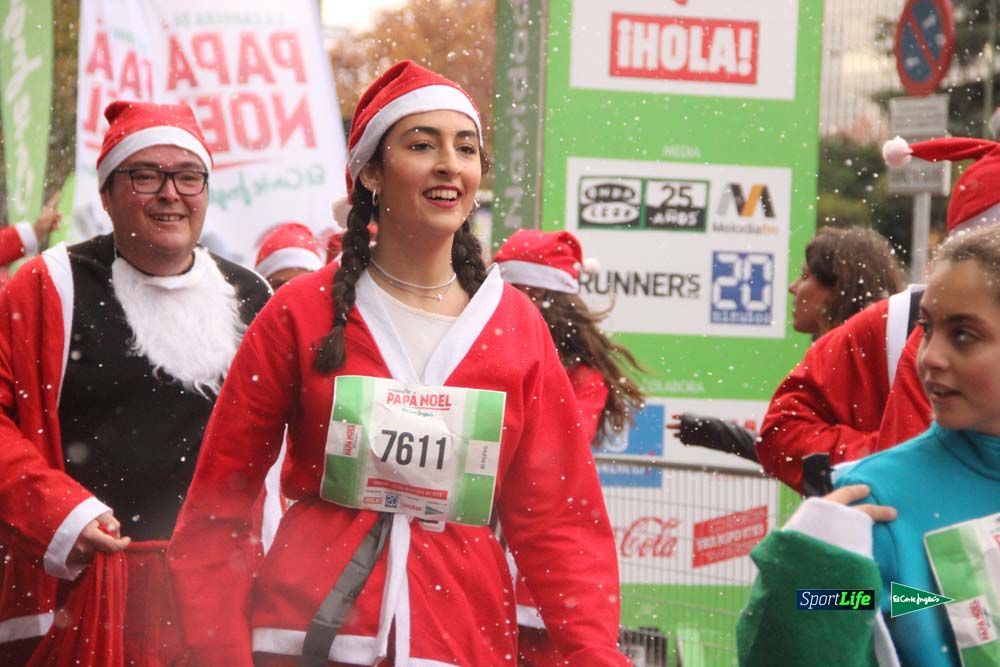 Carrera de Papá Noel, entrada en meta minuto 50 al 56