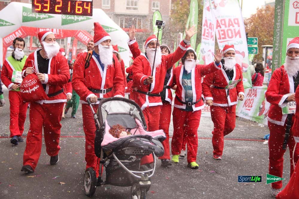 Carrera de Papá Noel, entrada en meta minuto 50 al 56
