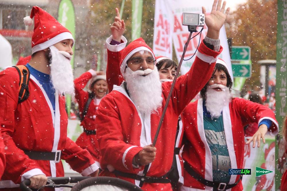 Carrera de Papá Noel, entrada en meta minuto 50 al 56