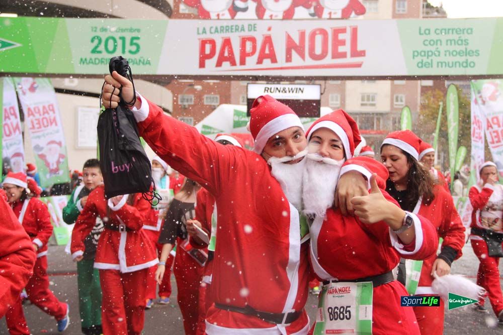 Carrera de Papá Noel, entrada en meta minuto 50 al 56