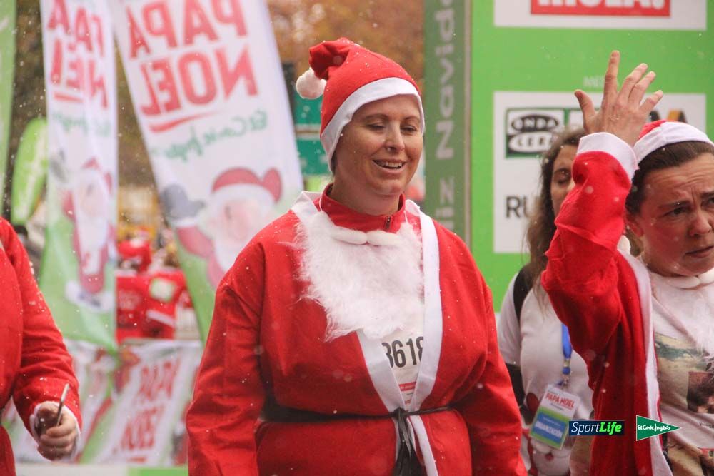 Carrera de Papá Noel, entrada en meta minuto 50 al 56