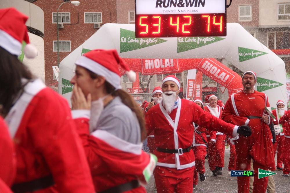 Carrera de Papá Noel, entrada en meta minuto 50 al 56