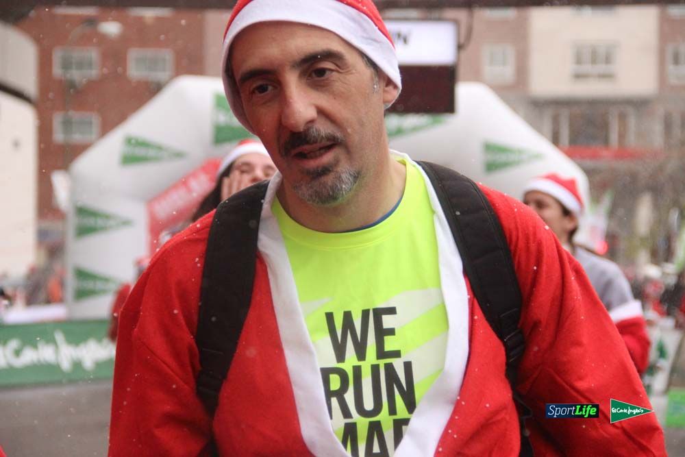 Carrera de Papá Noel, entrada en meta minuto 50 al 56