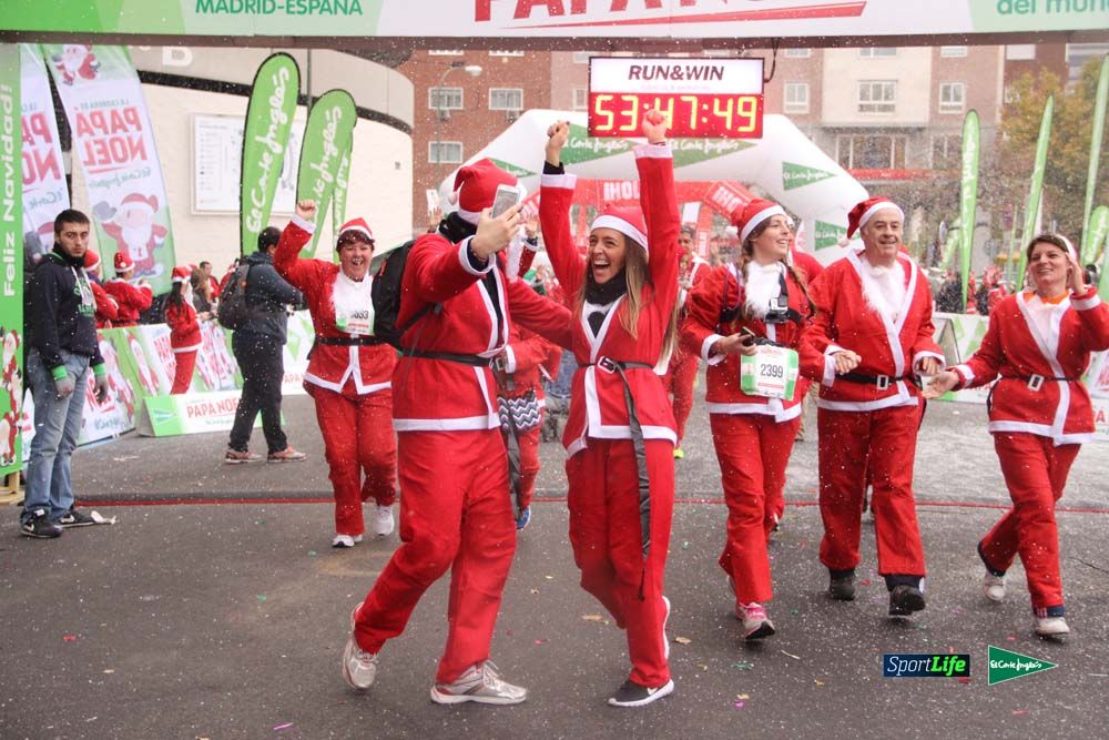 Carrera de Papá Noel, entrada en meta minuto 50 al 56