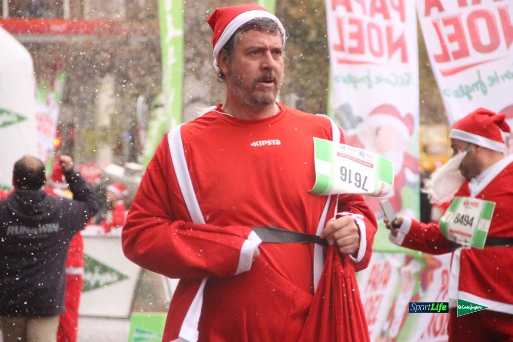 Carrera de Papá Noel, entrada en meta minuto 50 al 56