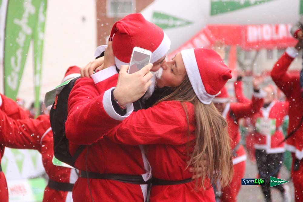Carrera de Papá Noel, entrada en meta minuto 50 al 56