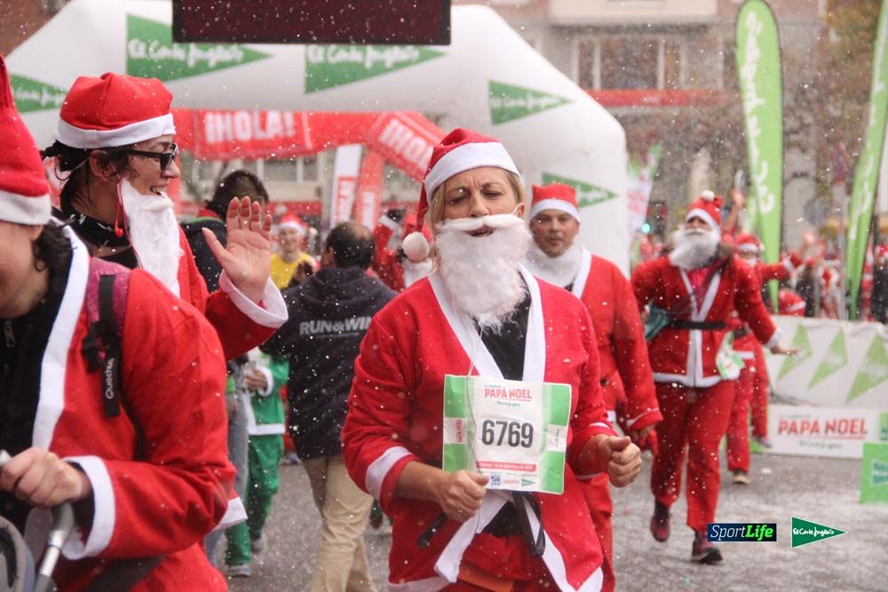 Carrera de Papá Noel, entrada en meta minuto 50 al 56