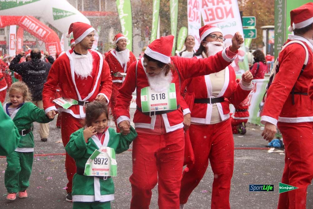 Carrera de Papá Noel, entrada en meta minuto 50 al 56