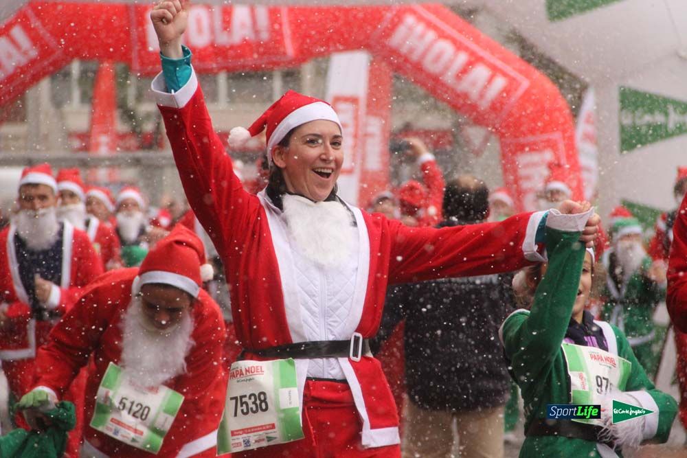 Carrera de Papá Noel, entrada en meta minuto 50 al 56