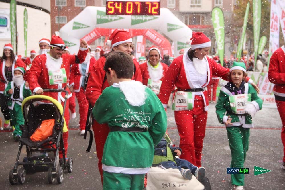 Carrera de Papá Noel, entrada en meta minuto 50 al 56