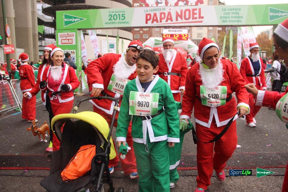 Carrera de Papá Noel, entrada en meta minuto 50 al 56
