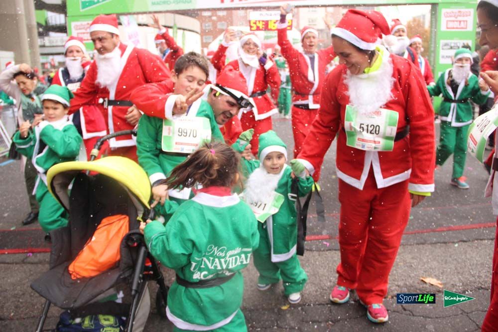 Carrera de Papá Noel, entrada en meta minuto 50 al 56