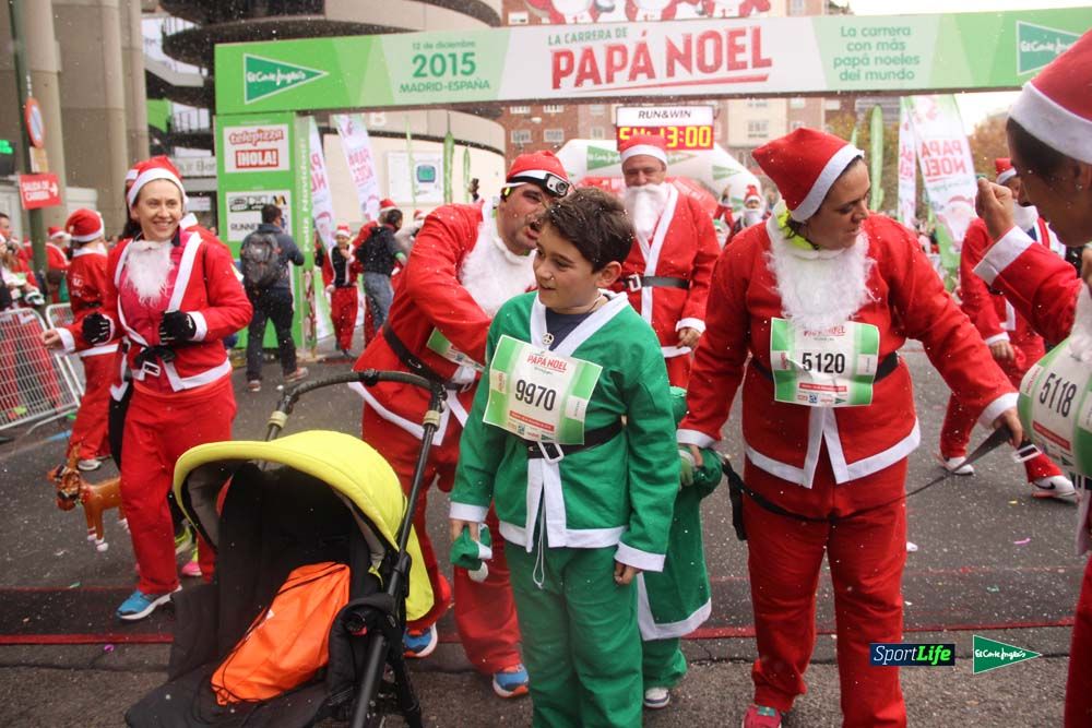 Carrera de Papá Noel, entrada en meta minuto 50 al 56