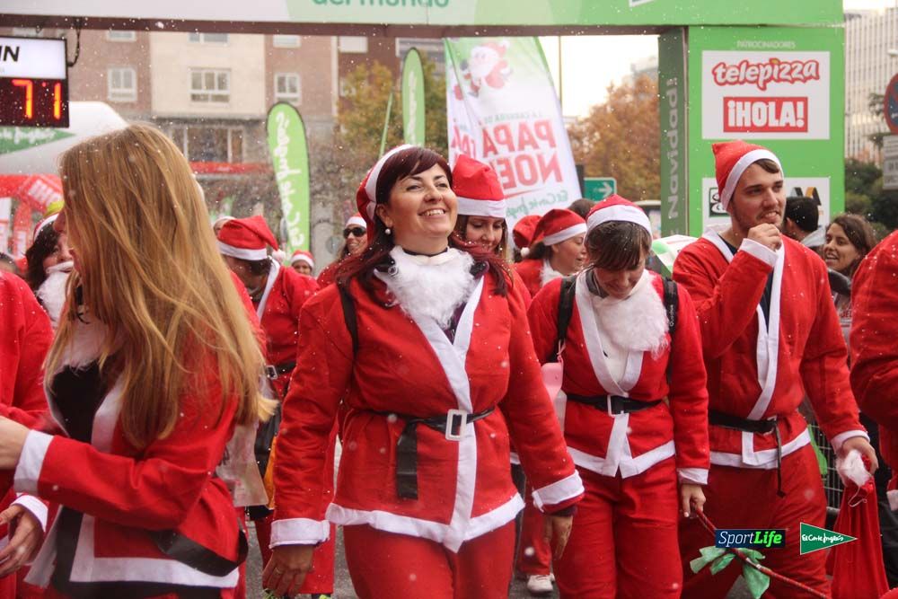 Carrera de Papá Noel, entrada en meta minuto 50 al 56