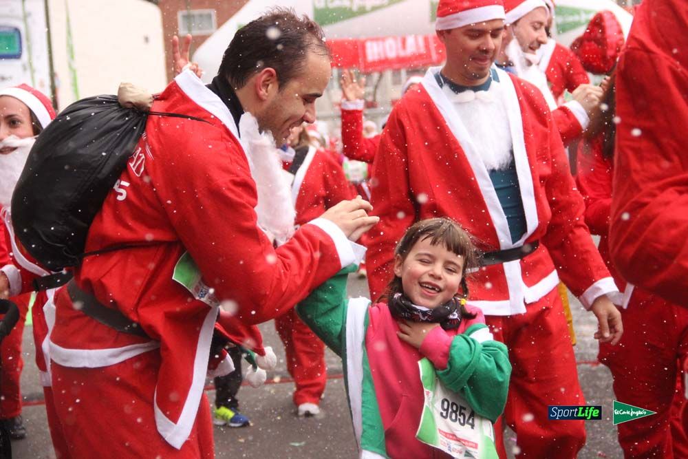 Carrera de Papá Noel, entrada en meta minuto 50 al 56